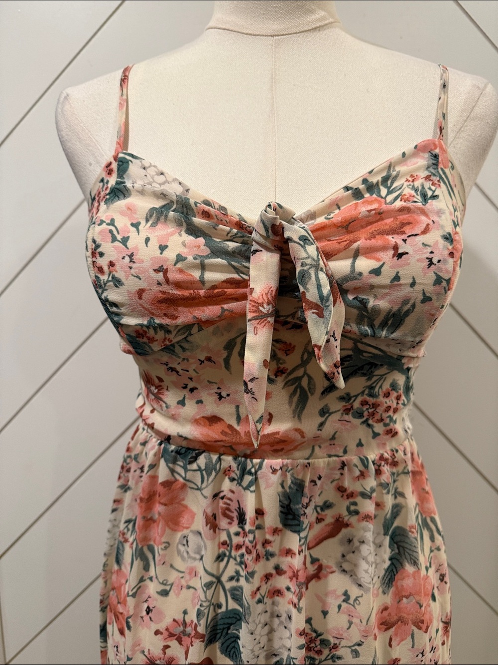 Wildflower Romance Midi Dress - Picture 5 of 11
